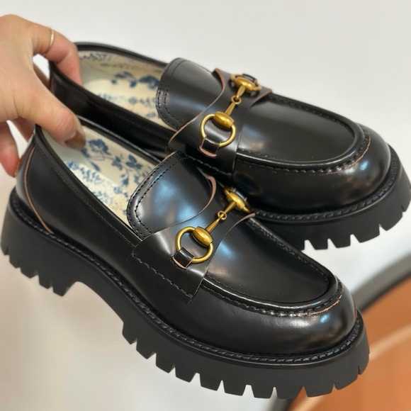 Gucci Black Leather Loafers with Gold Buckles - Picture 1 of 5